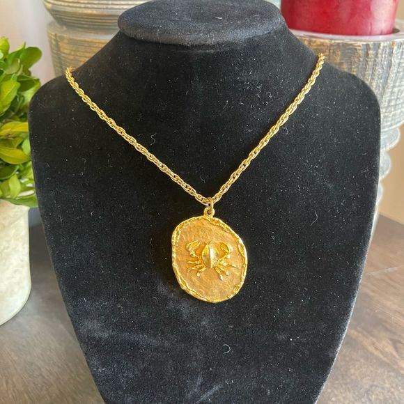 ART Jewelry - ART, Arthur Pepper Jewelry Crab pendent necklace gold tone estate women